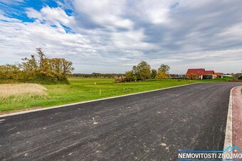 Prodej stavebního pozemku 1500m2, všechny IS, k.ú. Slup u Zn - 3