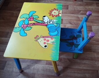 Dětský stoleček se židličkou s motivem pastelky - 3