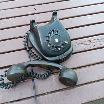 Starý telefon - 3