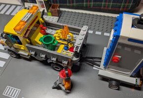 LEGO CITY 60073 dodávka s kadibudkou - 3