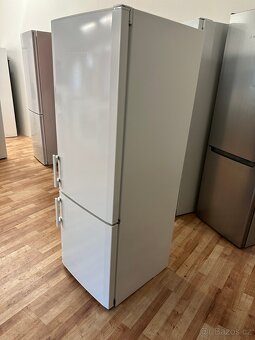 Lednice s mrazákem Liebherr (207) - 3