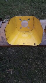 Prodám kryt hřídele úplný na Zetor - 3