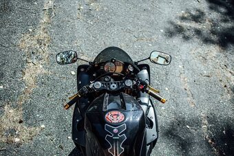 Yamaha YZF-R1 - 3