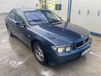e65 745i V8 - 3