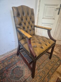 KŘESLO K PSACÍMU STOLU - CHESTERFIELD ( GAINSBOROUGH CARVER - 3