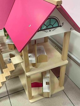 DŘEVĚNÝ DOMEK PRO PANENKY - 3