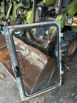 Smykový nakladač Locust 750 - 3