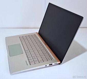 Pěkný Asus ZenBook UX333F i5-8265U 13,3FHD IPS 8gbRAM W11 - 3