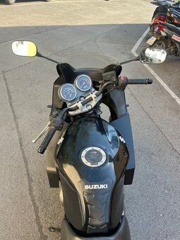 Sleva. Suzuki GS500 FU - 3