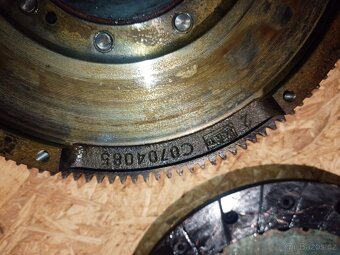 VW T5 2.5TDi spojka - 3