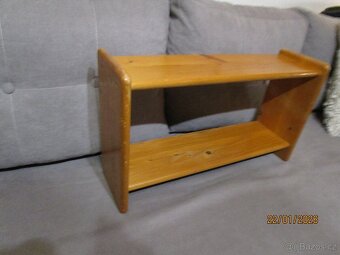 Polička dřevěná - 3
