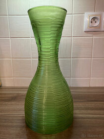 Závěsy zelenobílé + váza zelená - 3