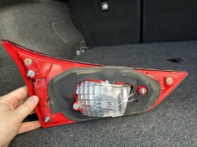 Zadní světlo Toyota Auris 2 kombi - pravé vnitřní 02-268 - 3