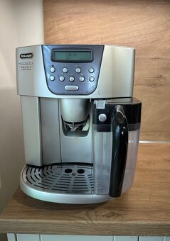 Kávovar Delonghi Magnifica - 3