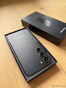 Samsung Galaxy S23 256GB černý - 3