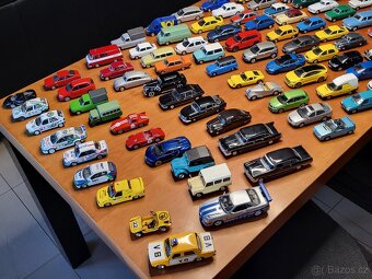 Prodám sbírku modelů aut a autobusů 176 ks. - 3
