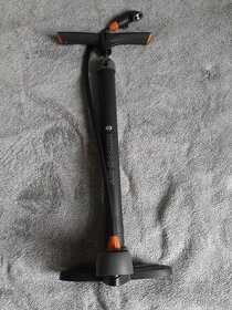 NOVÁ PUMPA NA KOLO S TLAKOMĚREM SKS AIR-X-PRESS - PC 2300,- - 3