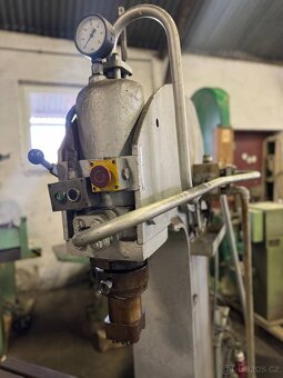 Hydraulický lis CDC 30 - 7 - 3