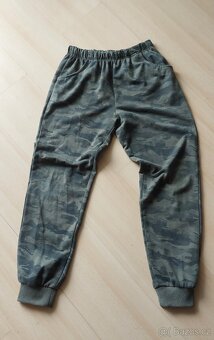 Dětské maskáčové tepláky vel.164 a tričko vel.152 a ponožky - 3