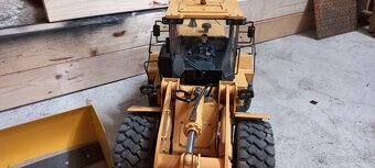 Rc model nakladač - 3