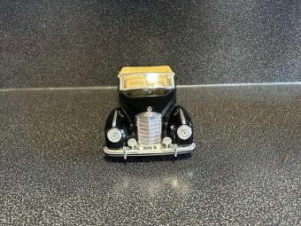 Mercedes Benz 300 S 1955 1:18 - 3