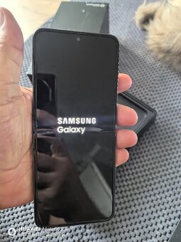 Samsung Galaxy Z Flip4 256GB - 3