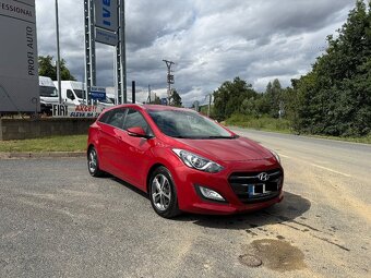 HYUNDAI I30 1.6 CRDI KOMBI 2017 VÝHŘEV KLIMA SENZORY - 3