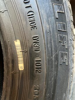 Prodám pneu 205/65 r15c - 3