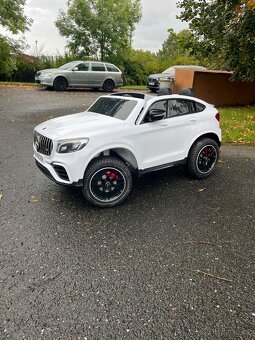 Elektrické autíčko Mercedes GLC 63S 4x4 bílé - 3