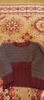 Dámský vlněný svetr vel.M - 3