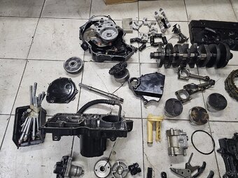 Části motoru Kawasaki ZZR 1200 zzr1200 - 3