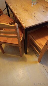 Stůl se 5 židlemi masiv - 3