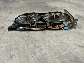 GIGABYTE 560 OC - 3