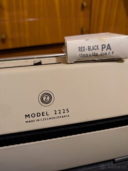 Psací stroj Consul - 3