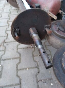 Bržděné náboje s nápravou - 3