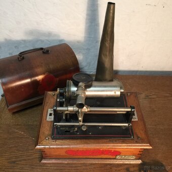 gramofon s troubo na kliku - fonograf 1900 - 3