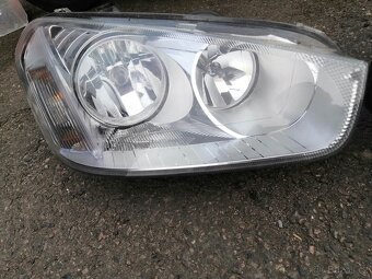 Ford Focus C -Max 1.8i,1.6HDi rok 2003 - 05. Světla na 2008 - 3