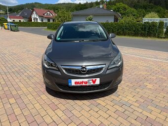 OPEL ASTRA J 1.6 16V 85kW-2010-128.772KM-XENON,AC,VÝHŘEV- - 3