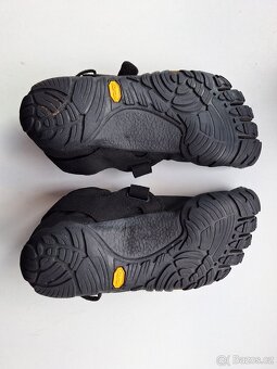 Běhací boty Vibram Five fingers KMD Sport 2.0 21M3601 EU43 - 3