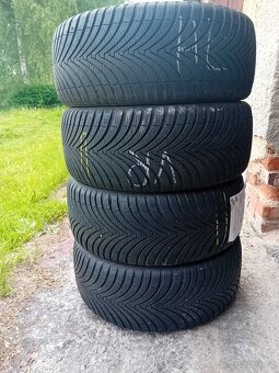 225/40R18 97Y - 3