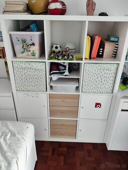 Prodám dětský nábytek – postel, psací stůl a knihovnu - 3