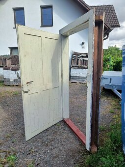 Staré dřevěné dveře včetně rámu - 3