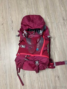 Batoh Husky Capture 40l - Magenta - 3