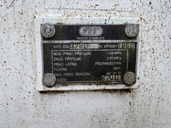 Stará LPG nádrž 2700l - 3