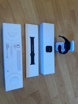 Apple Watch 5 44mm - 3