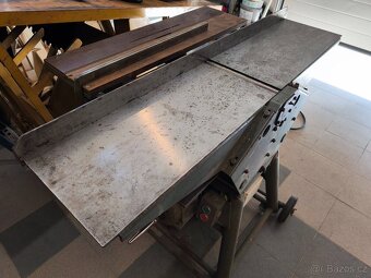 Srovnávačka s protahem, stolní pilou, příprava na frézování - 3
