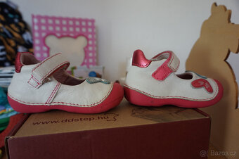 barefootové sandálky celoroční bílé s motýlem velikost 19 - 3