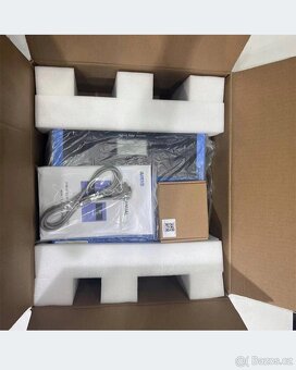 Hybridní solární invertor 4000W/ 24V - 3