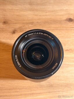 Objektiv Viltrox AF 13mm f1/4. APSC pro Sony E - 3