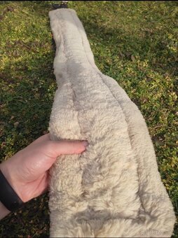 Kentucky podbřišník s beránkem 140cm - 3